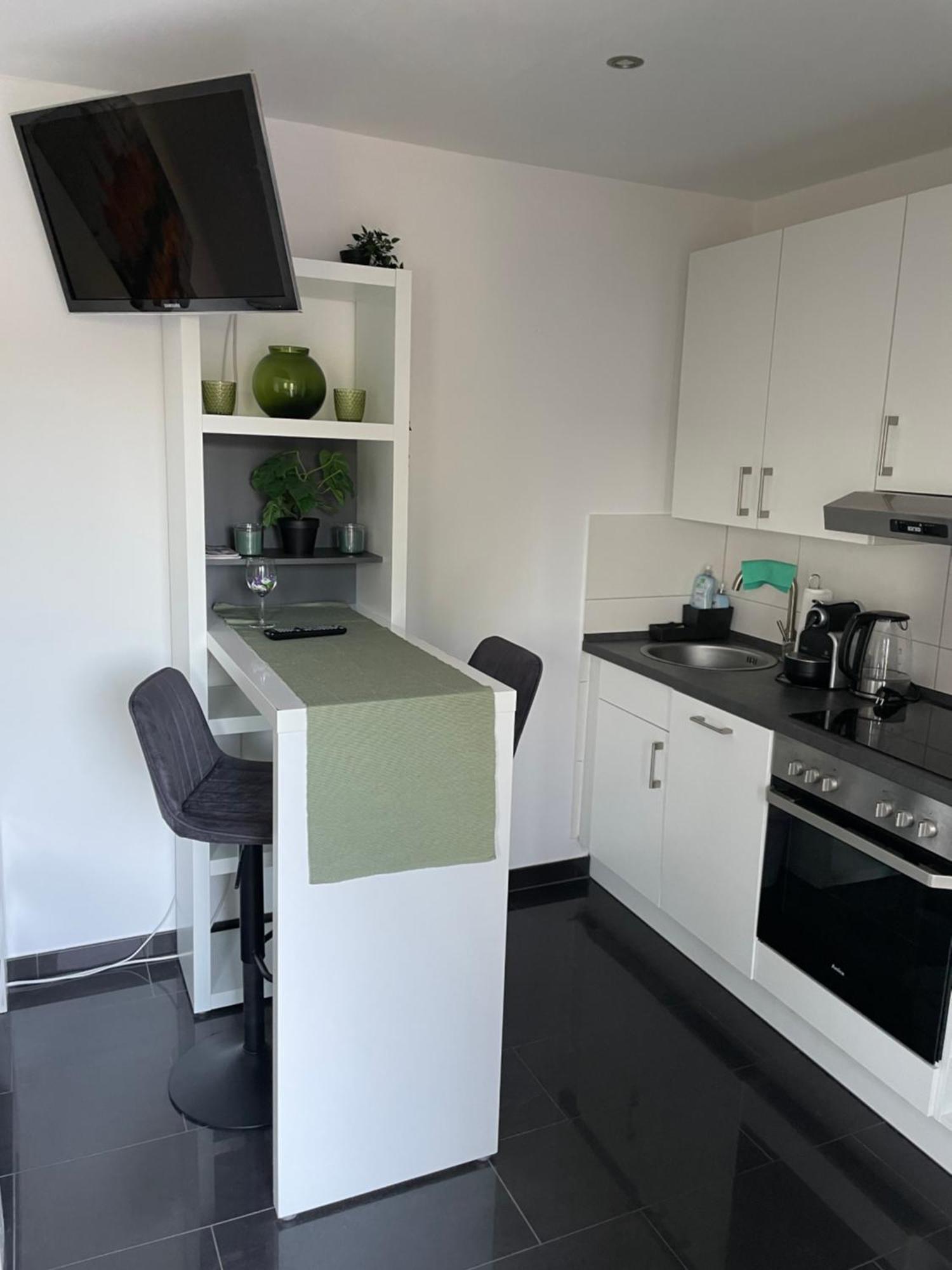 Ferienwohnung Mit Fussbodenheizung Nahe Messe, Gratis Parkplatz Und Abstellplatz E - Bike ハノーファー エクステリア 写真